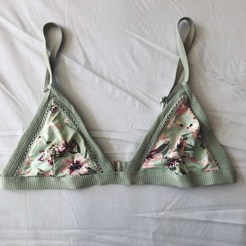 Floral Bikini Top 🌸